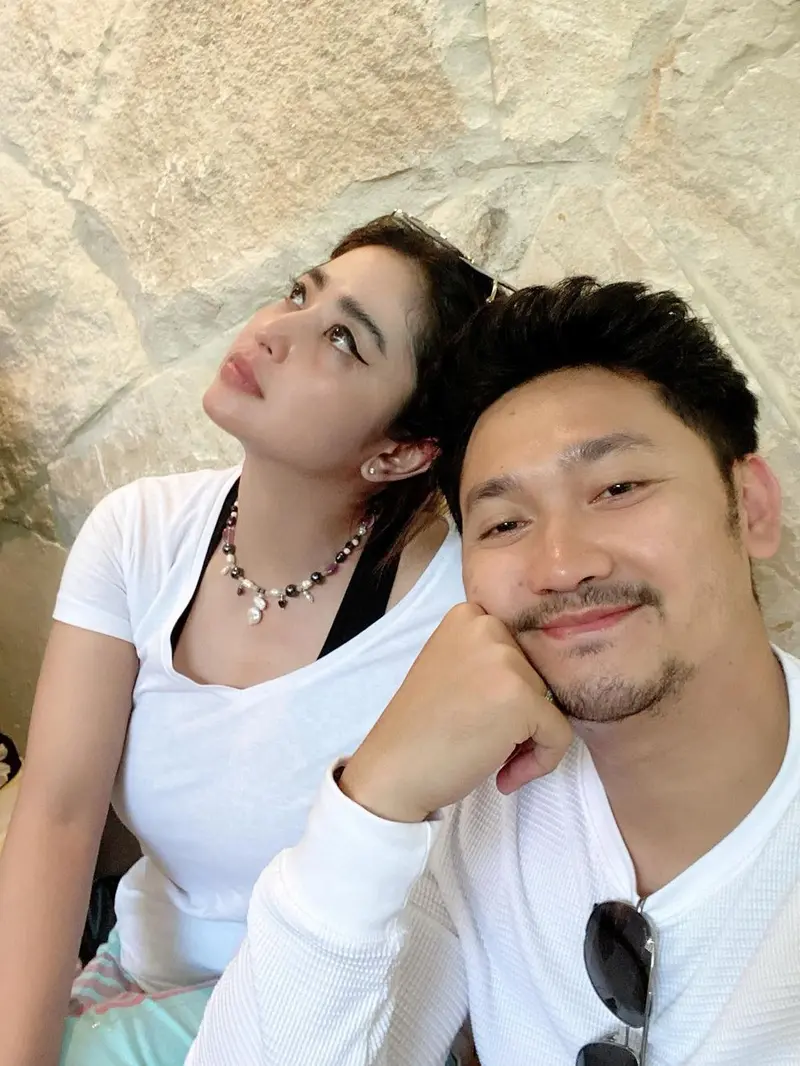 Angga Wijaya dan Dewi Perssik. (Foto: Dok. Instagram @anggawijaya88)