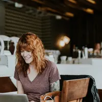 Ilustrasi orang bekerja. Sumber foto: unsplash.com/Brooke Cagle.