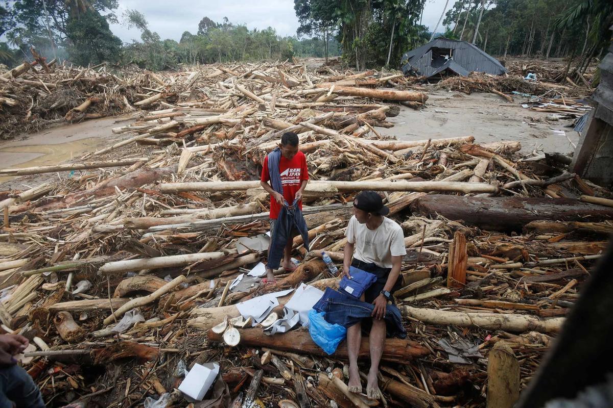 FOTO: Kerusakan Parah Akibat Banjir Bandang di Batang Toru, Tapanuli Selatan