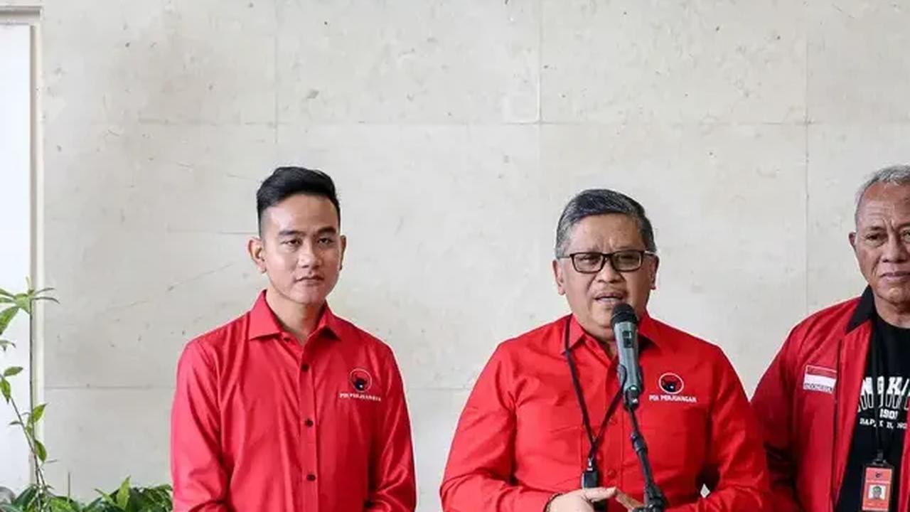 Wakil Sekretaris Jenderal DPP PDI Perjuangan PDIP Utut Adianto meminta seluruh pihak untuk bersabar terkait nasib Wali Kota Gibran Rakabuming Raka sebagai kader PDIP.