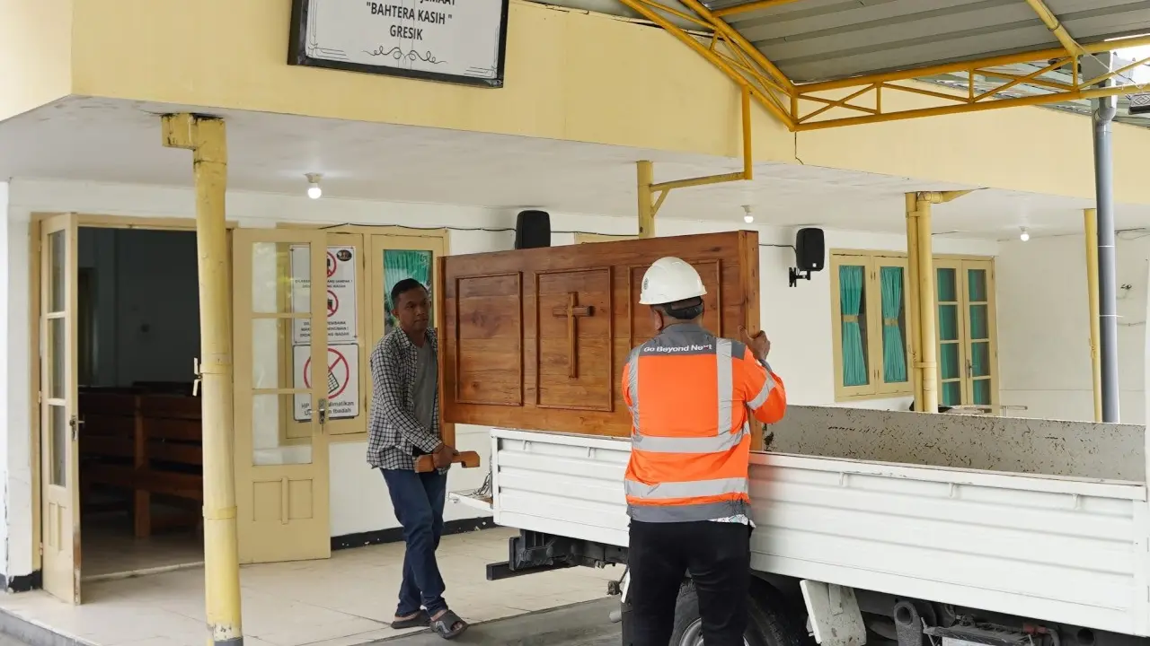 SIG Salurkan Bantuan untuk Rumah Ibadah dan Lembaga Sosial di Jawa Timur