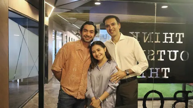 [Fimela] Prilly Latuconsina, Reza Rahadian dan Manoj Punjabi