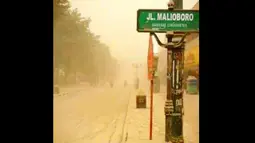 [FOTO] Kota-kota yang Terkena Hujan Abu Gunung Kelud