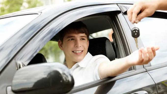 6 Keuntungan Kalau Kamu Jadi Sopir untuk Teman-temanmu