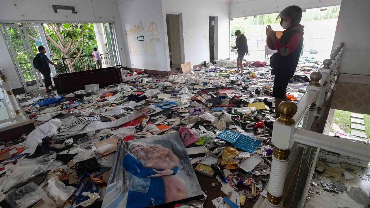 FOTO: Kondisi Rumah Uya Kuya Setelah Amukan Massa Tak Dikenal