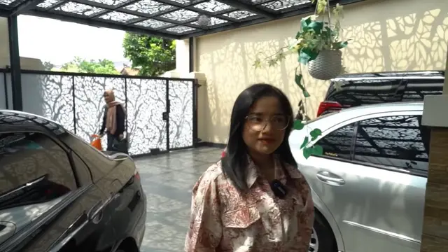 5 Potret Garasi Rumah Fadil Jaidi, Model Kanopi Laser Cutting Bermotif Artistik