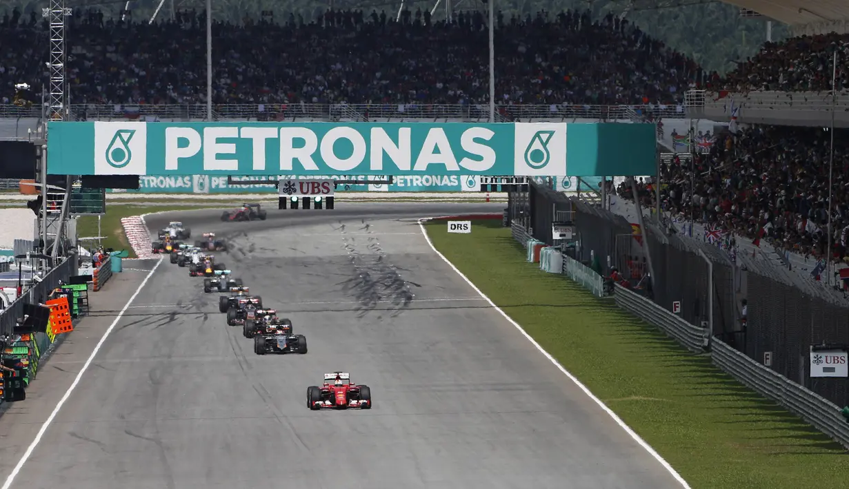 Sebastian Vettel mulai menunjukkan tajinya dengan memimpin perlombaan (Reuters / Olivia Harris)