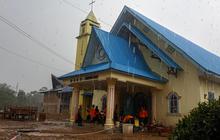 Aksi Bersih-bersih di Gereja HKBP Sibolga Terdampak Banjir: Ansor Pastikan Ibadah Natal Tetap Khidmat