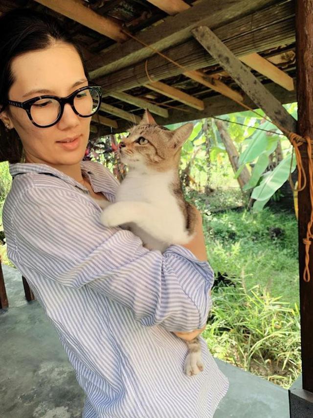 Potret Sarah Diorita Istri dari Eross Candra. (Sumber: Instagram/sarahcandra)