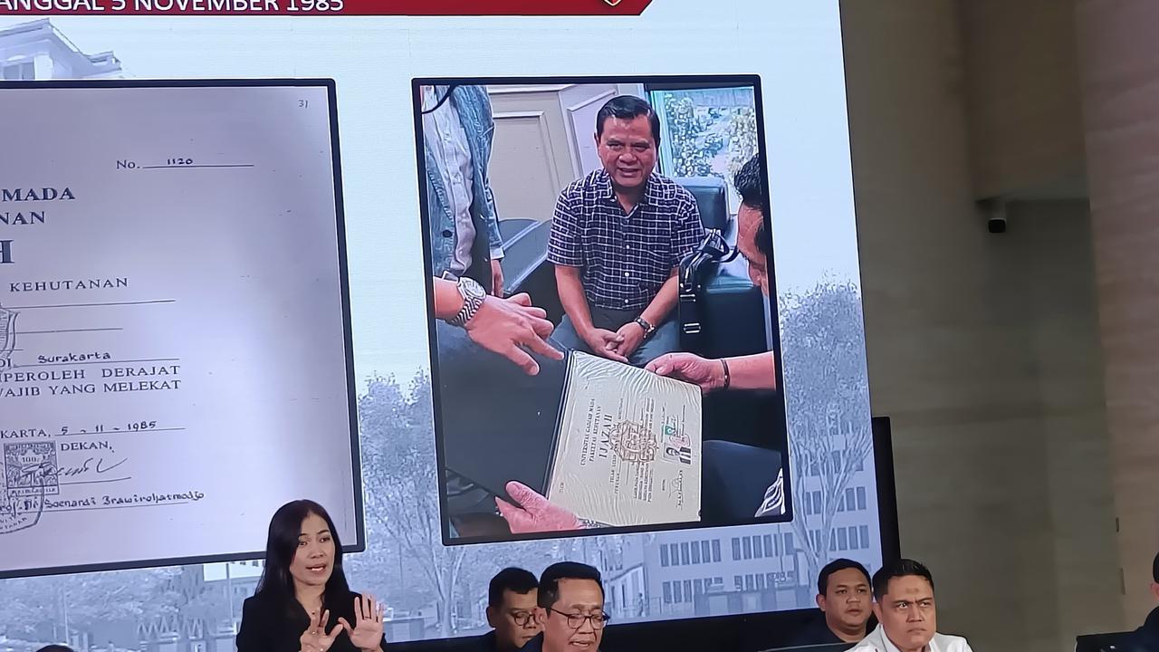 Wujud Foto Ijazah Asli Jokowi Akhirnya Terungkap, Begini Bentuknya