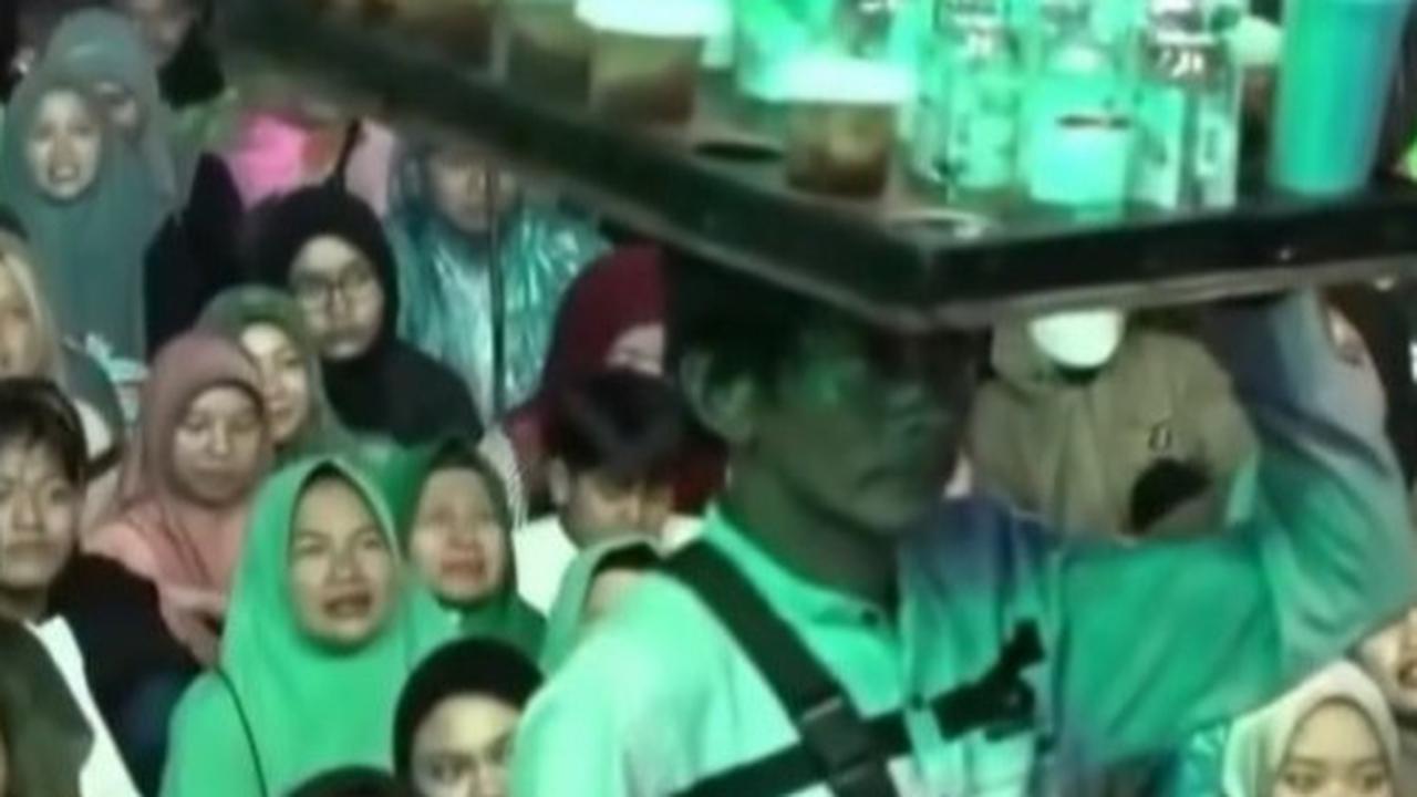 Potret Terbaru Sunhaji Penjual Es Teh Dihina Gus Miftah di Tanah Suci, Umroh Bareng Keluarga