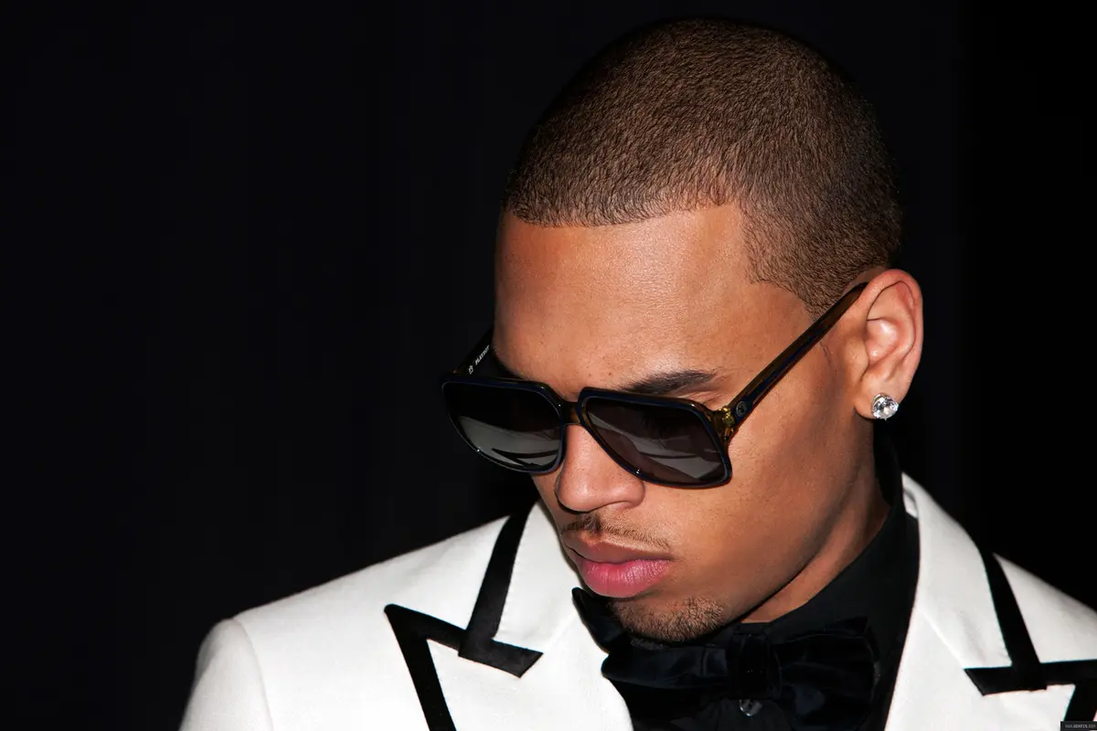 [Bintang] Chris Brown
