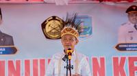 Menteri Energi dan Sumber Daya Mineral (ESDM), Bahlil Lahadalia, meninjau langsung lokasi pembangunan PLTM Wabudori. (Dok PLN)