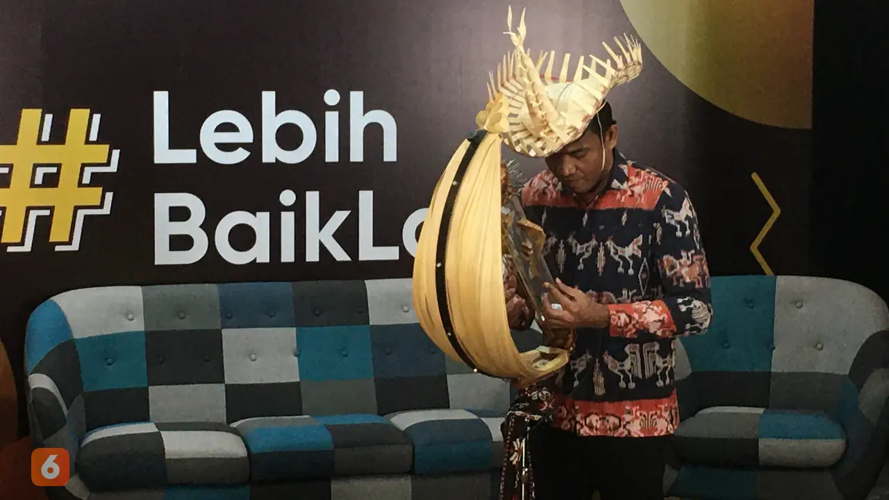 Pemain Sasando asal NTT dan kreator SnackVideo, Natalino Mella