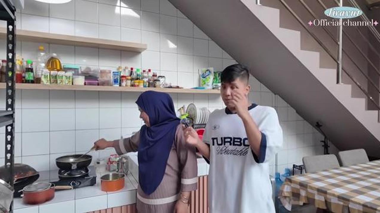 14 Potret Rumah Jirayut di Indonesia, Hunian Modern Minimalis dengan 16 Kucing dan Garasi 4 Mobil