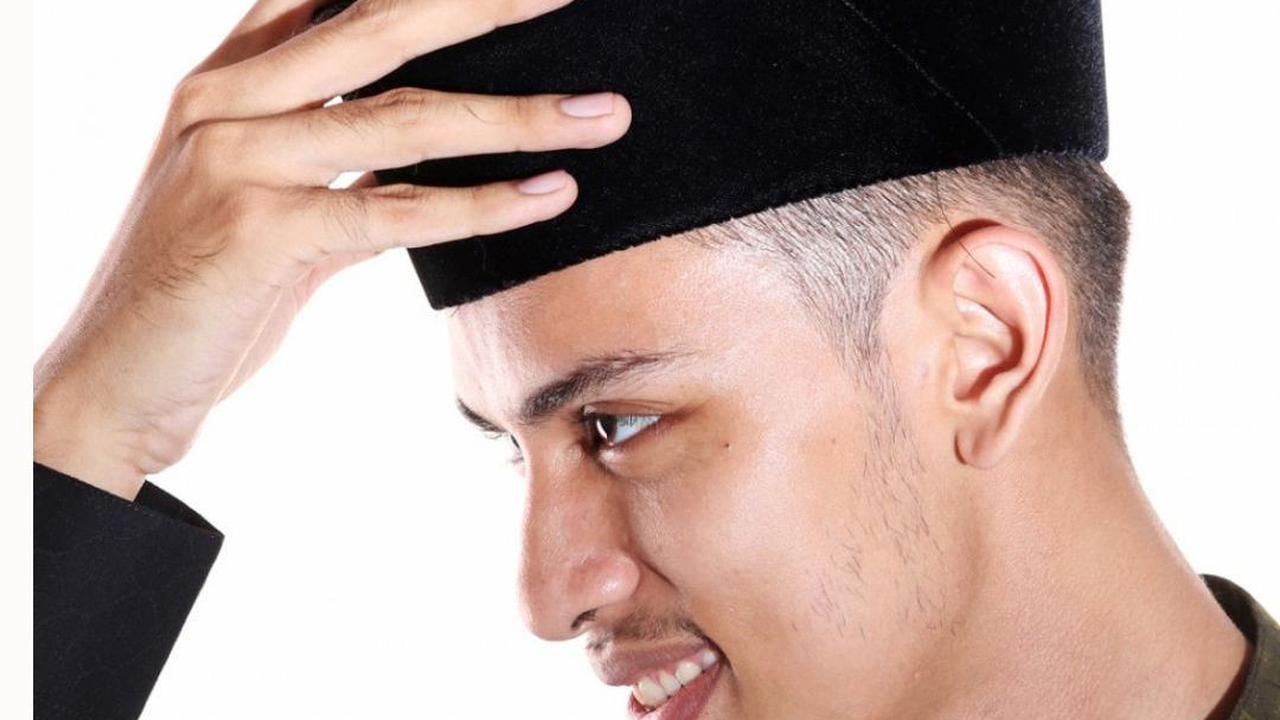 Intip Kesibukan Perajin Songkok di Lamongan saat Ramadan, Banyak Pesanan dari Luar Jawa, Kantongi Cuan Ratusan Juta Rupiah