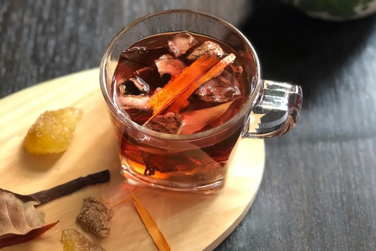 ilustrasi minuman tradisional yang menghangatkan saat suhu dingin/unsplash