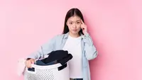 Membalik Pakaian Sebelum Mencucinya Apakah Perlu? Penjelasan Menarik yang Penting Dipahami