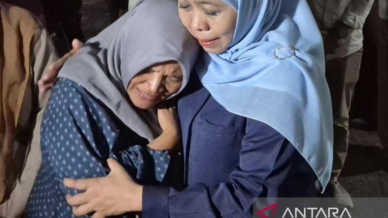 Cepat Kilat! DVI Polda Jatim Identifikasi 12 Korban Ambruknya Ponpes Al Khoziny, Khofifah Beri Pujian