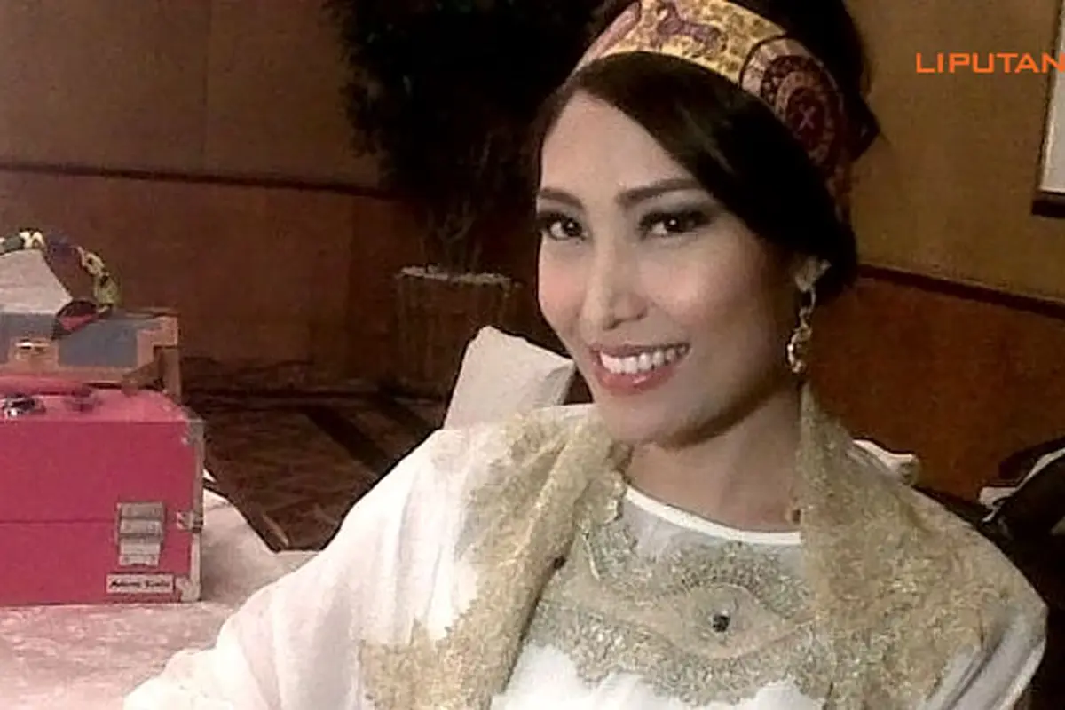 ayu-dewi1-130920b.jpg