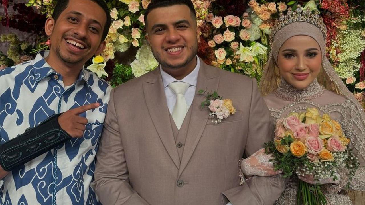 10 Potret Tamu yang Datang ke Pernikahan Yislam Kakak Fadil Jaidi, Dari Kalangan Selebriti hingga Politisi