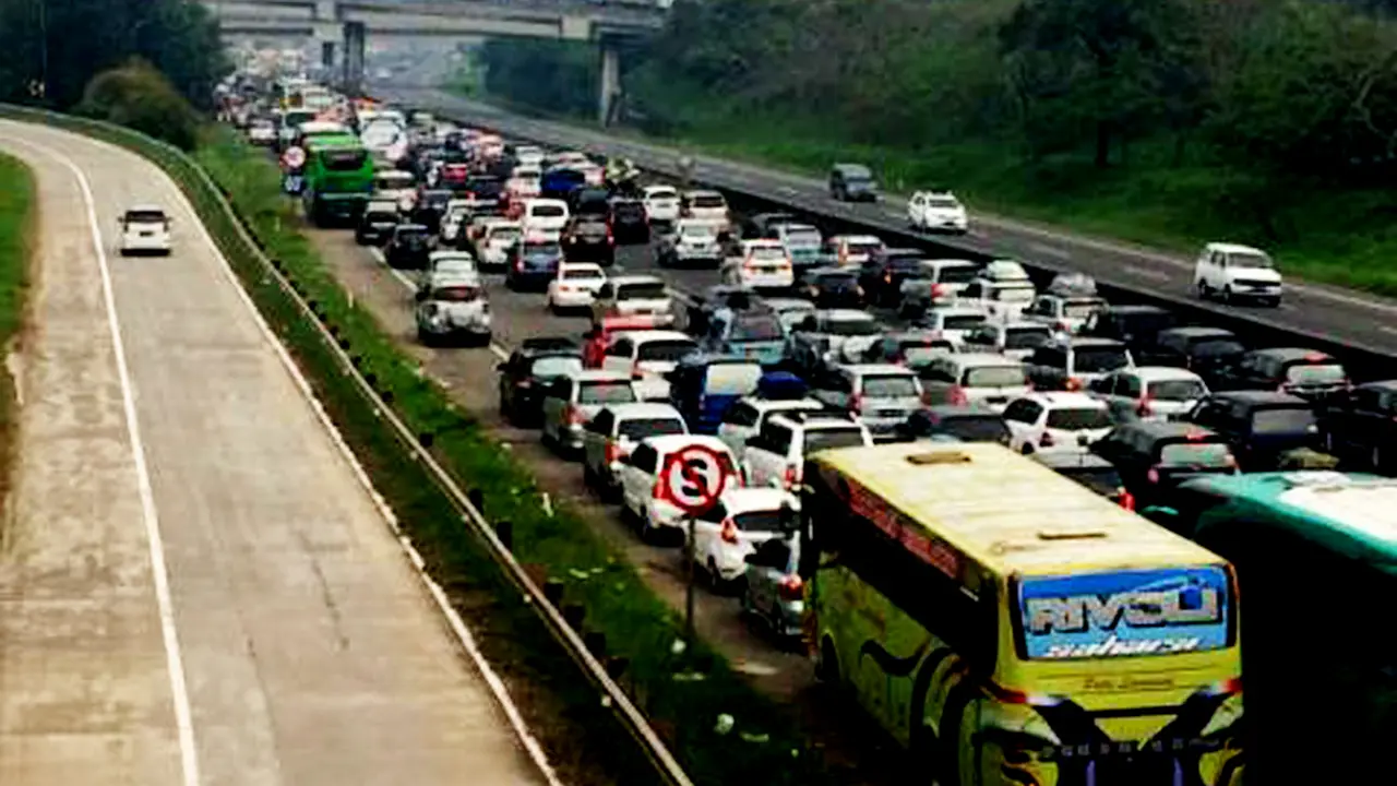 Arus Balik di Tol Cikampek