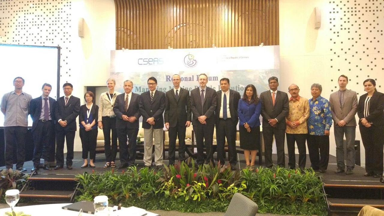 sampah plastik Indonesia