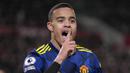Unggul 1-0 membuat Manchester United percaya diri dan mampu mencetak gol kedua sepuluh menit kemudian. Gol dicetak Mason Greenwood usai menerima umpan Bruno Fernandes. (AP/Matt Dunham)