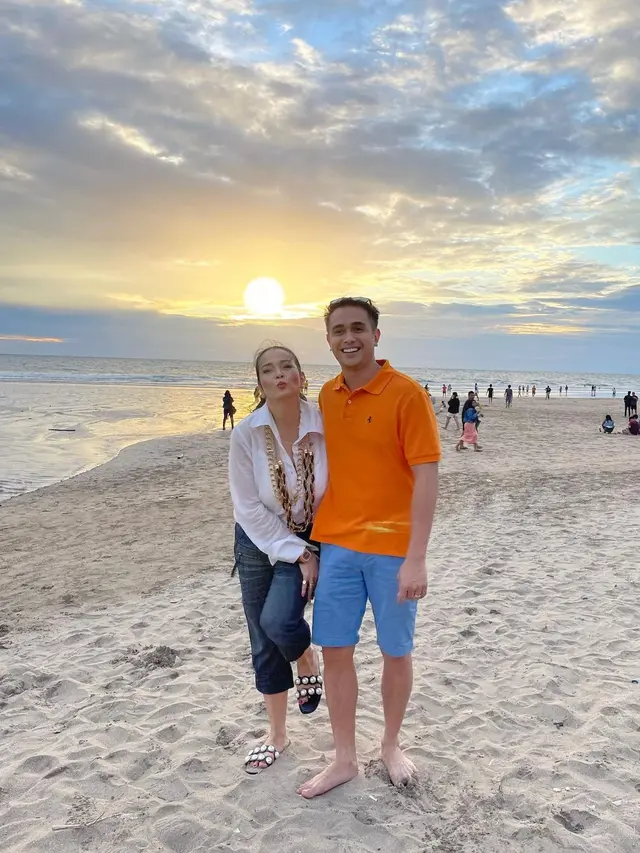 [Fimela] Ajun Perwira dan Jennifer Jill