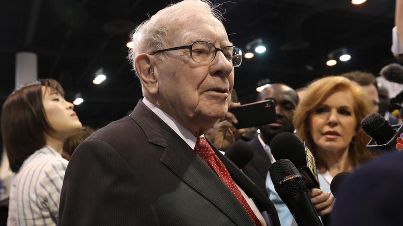 Tips Sukses Jalankan Bisnis dari Warren Buffett: Berhenti Memikirkan Cara Menyenangkan Pelanggan Anda