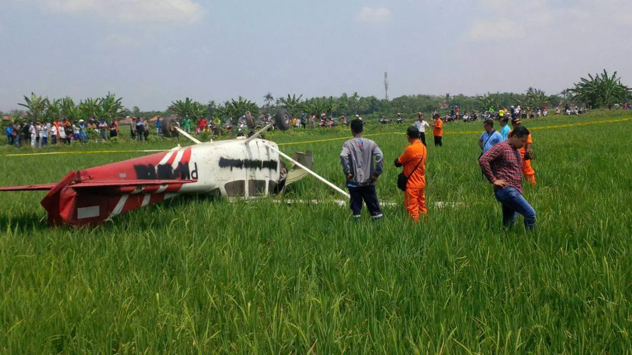 Pesawat jatuh