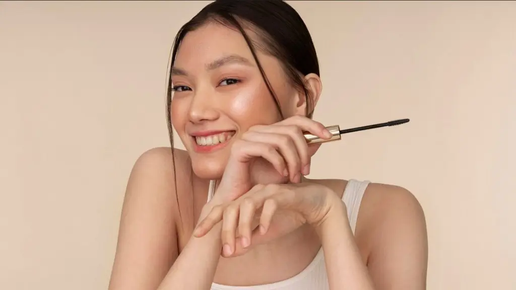 Tips mendapatkan unnoticeable makeup dengan teknik yang tepat. (foto: jcomp/freepik)