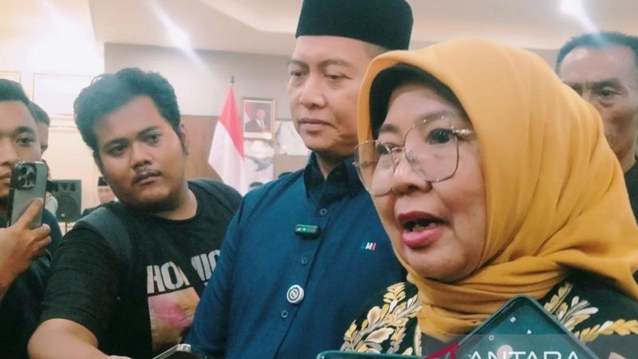 Ketua DPRD NTB Prihatin dan Pastikan Kinerja Tetap Jalan Usai Pembakaran Gedung DPRD NTB: Ini Cara Mereka Beradaptasi!