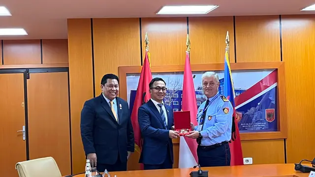 Duta Besar Bulgaria merangkap Albania dan Makedonia Utara, Iwan Bogananta juga memfasilitasi pertemuan kepala BNN RI, Komjen Pol Petrus Reinhard Golose dengan General Director of State Police Republic of Albania, Muhamet Rrumbulaku (KBRI Sofia).