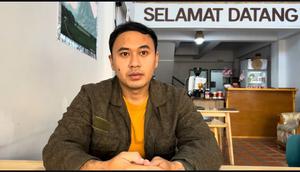 Muhammad Khalid Wardana hidup jauh dari kampung halamannya di Banda Aceh, dan kini menempuh pendidikan S2 di Chiang Mai, Thailand. (Bola.com/Muhammad Adi Yaksa)