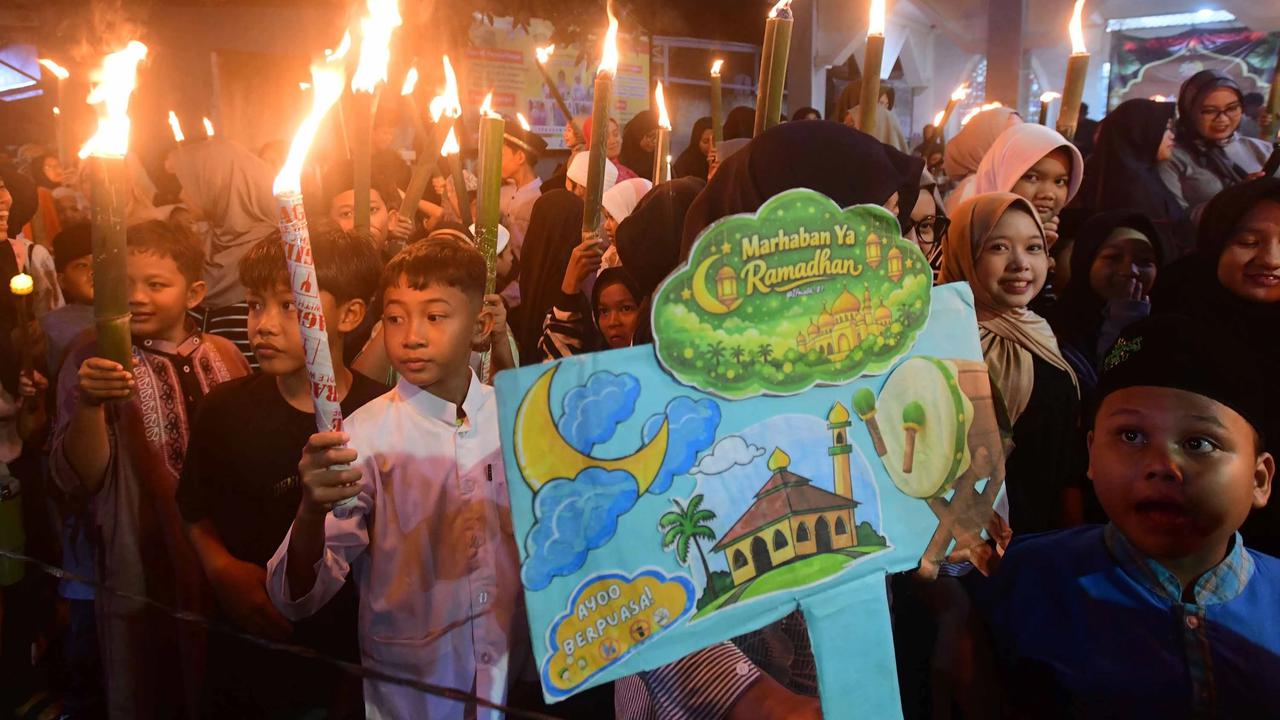 FOTO: Antusias Anak Anak Ramaikan Pawai Obor Ramadhan