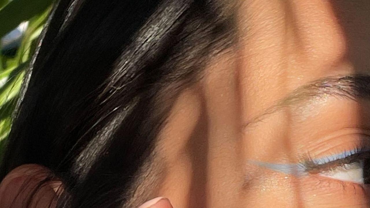 Dalam memilih sunscreen spray, penting untuk memperhatikan kandungan dan instruksi penggunaannya.&nbsp;
