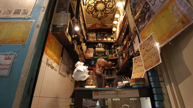 Melihat Kedai Teh Terkecil dan Tertua di Taheran