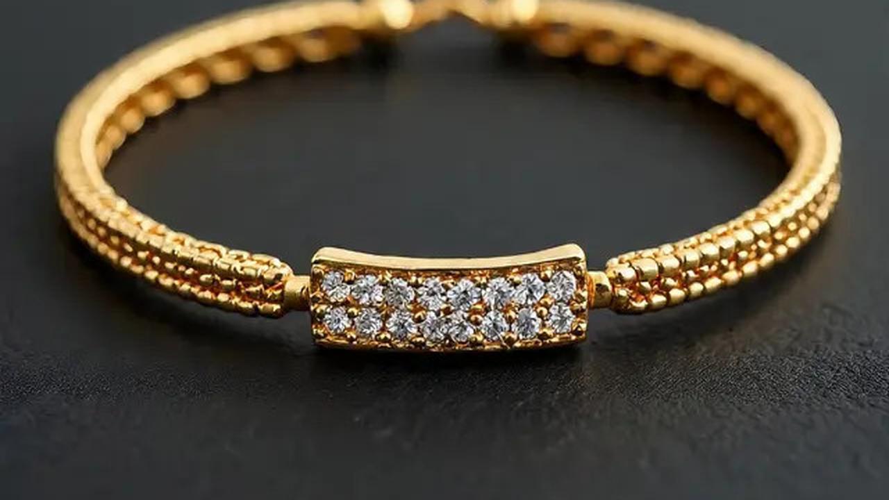 Gelang Berapa Gram yang Cocok Dipakai ke Pesta Tanpa Terlalu Mewah? Ini Pilihannya