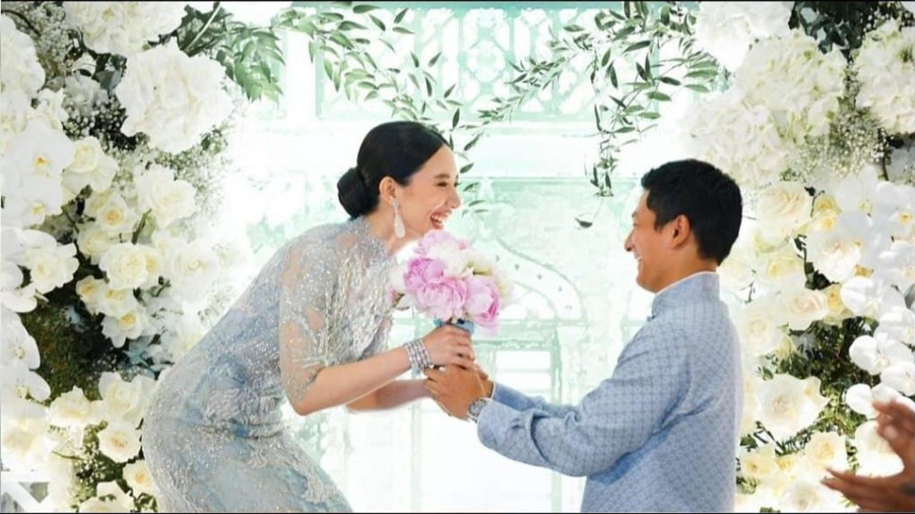 10 Momen Bahagia Rio Haryanto saat Melamar Athina Keponakan Sandiaga Uno, Netizen 'Hari Patah Hati Nasional