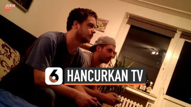 VIDEO: Kesal Kalah Main Video Gim, Gamer Hancurkan TV