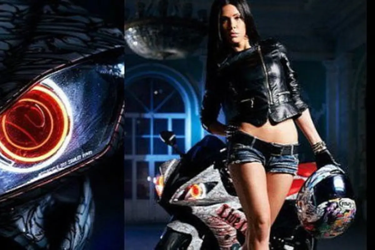Bloody Yamaha R6 (Tasty Brunette)