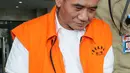 KPK kembali periksa tersangka kasus suap terkait pengiriman putusan kasasi perkara korupsi di MA, Ichsan Suaidi, Jakarta, Rabu (16/3/2016). Ichsan diperiksa sebagai saksi untuk tersangka lainnya, Awang Lazuardi Embat. (Liputan6.com/Helmi Afandi)