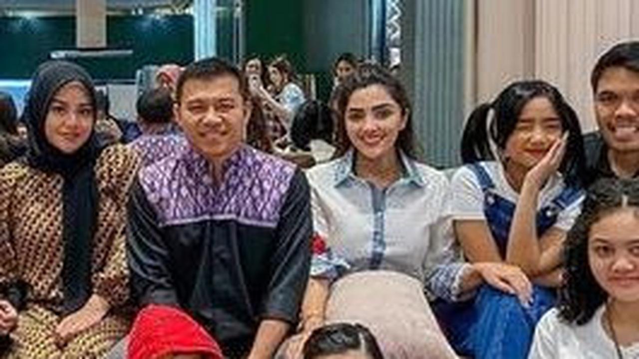 Fuji Nampak Menjalin Ikatan Erat dengan Keluarga Anang