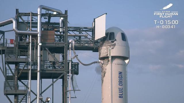 <span>Roket New Shepard Blue Origin diluncurkan dari pelabuhan antariksa dekat Van Horn, Texas, Amerika Serikat, Selasa (20/7/2021). Kapsul yang membawa kru Blue Origin berakselerasi hingga lebih dari tiga kali kecepatan suara. BLUE ORIGIN/AFP</span>