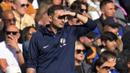 Pelatih Chelsea, Frank Lampard, mengamati permainan anak asuhnya saat melawan Brighton and Hove Albion pada pekan ke-31 Premier League 2022/2023, Sabtu (15/4/2023). Melawan Brighton & Hove Albion di Stamford Bridge, The Blues justru takluk dengan skor 1-2. (AP Photo/Kirsty Wigglesworth)