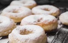 Ternyata Ini Minyak Andalan Penjual Donat Biar Hasilnya Kering dan Lembut