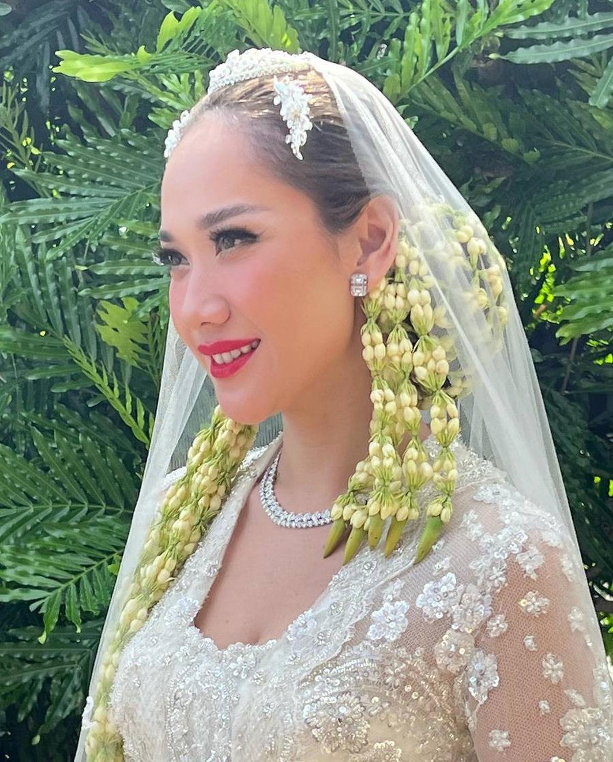 Bibirnya Tetap Terlihat Menyala