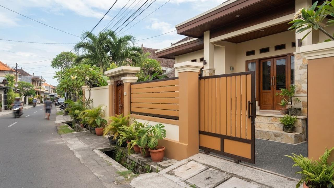 Warna cat pagar warm tone yang terlihat elegan model karamel