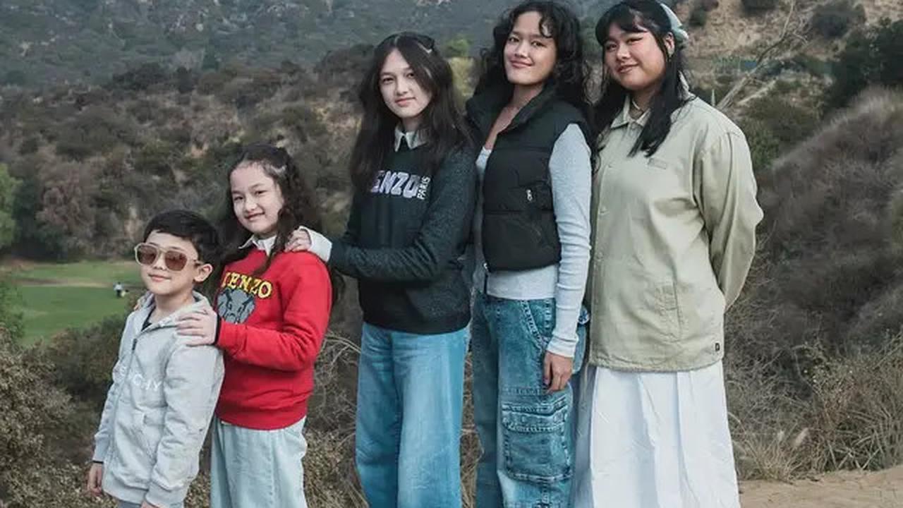 6 Potret Transformasi Amel Anak Ussy Sulistiawaty, Genap Menginjak Usia 20 Tahun